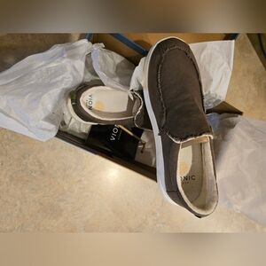 BNIB Mens Vionic 10.5 Olive